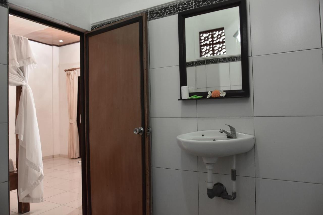 Warung Ombak Homestay Amed Екстериор снимка